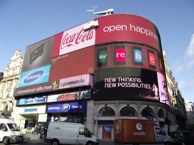 https://commons.wikimedia.org/wiki/Piccadilly_Circus#/media/File:Piccadilly_Circus_by_day_January_2012.JPG